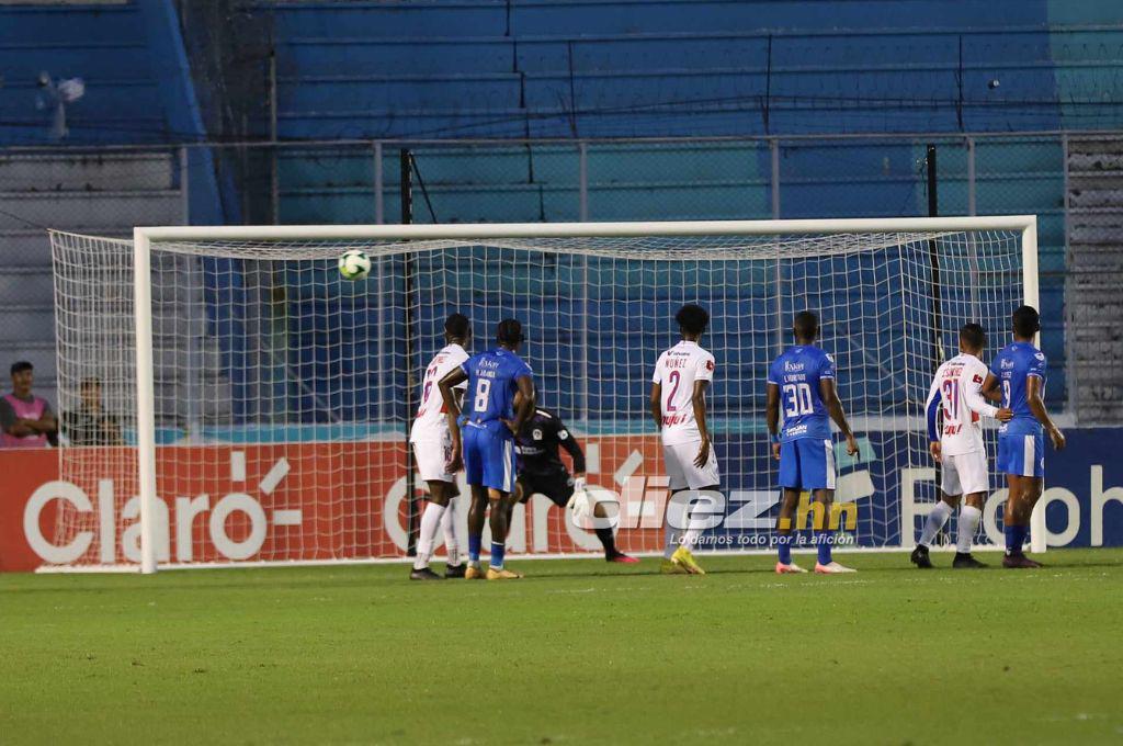 El descartado de Troglio, el duro golpe que recibió Arboleda, la pincelada de Alexy Vega y la belleza que invadió el Chelato Uclés