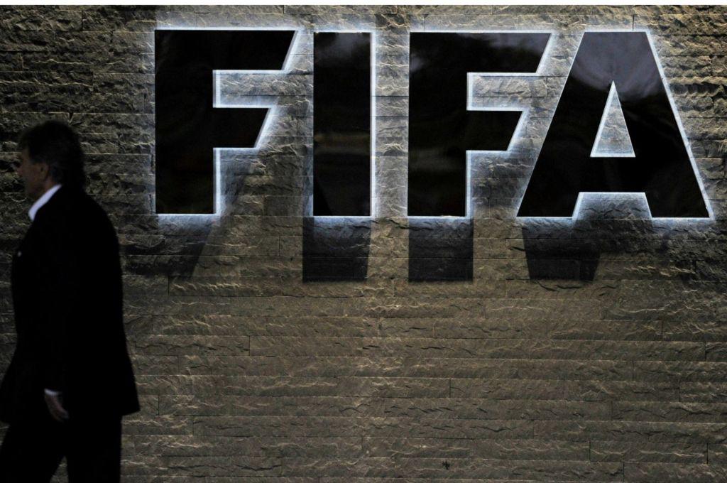 OFICIAL: el terrible motivo por el que FIFA castigó a técnico de por vida; no volverá a los banquillos jamás