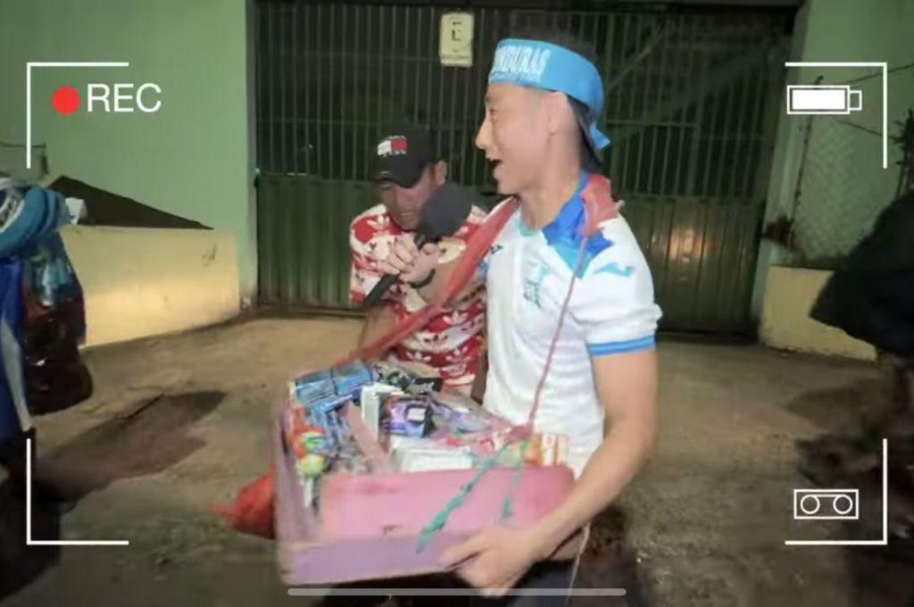 ¡Besó el escudo! Shin Fujiyama estalló de la locura en el triunfo de Honduras vs México: el mensaje a Choco y ¿le gustó la cerveza?