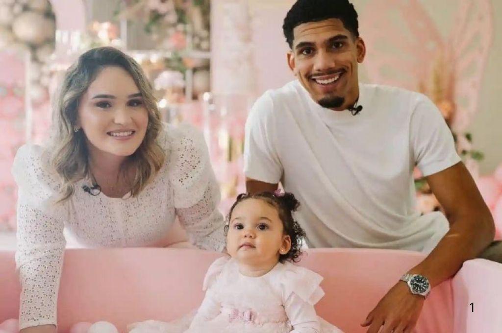 Araujo renovó con el Barcelona, pero esa ‘no’ fue la mejor noticia: la sorpresa del charrúa de la que todo mundo habla en redes