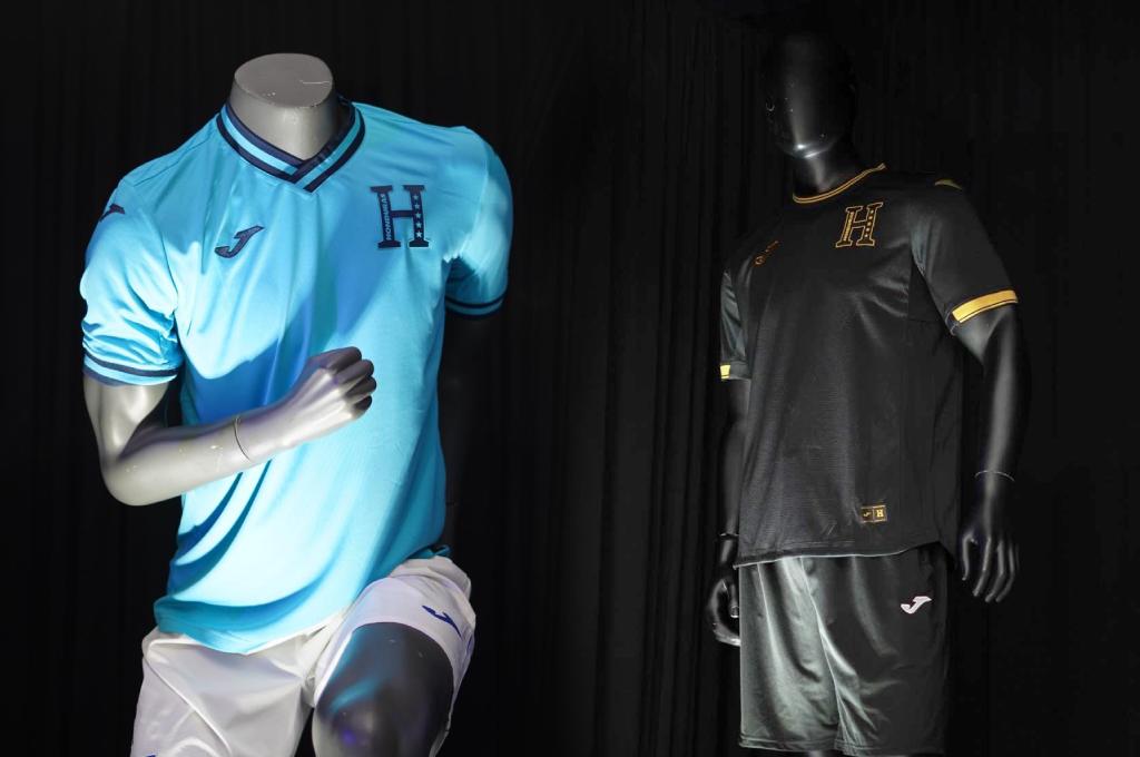 La camisa de visita y la alternativa destacan en la indumentaria de la H. FOTOS: Mauricio Ayala