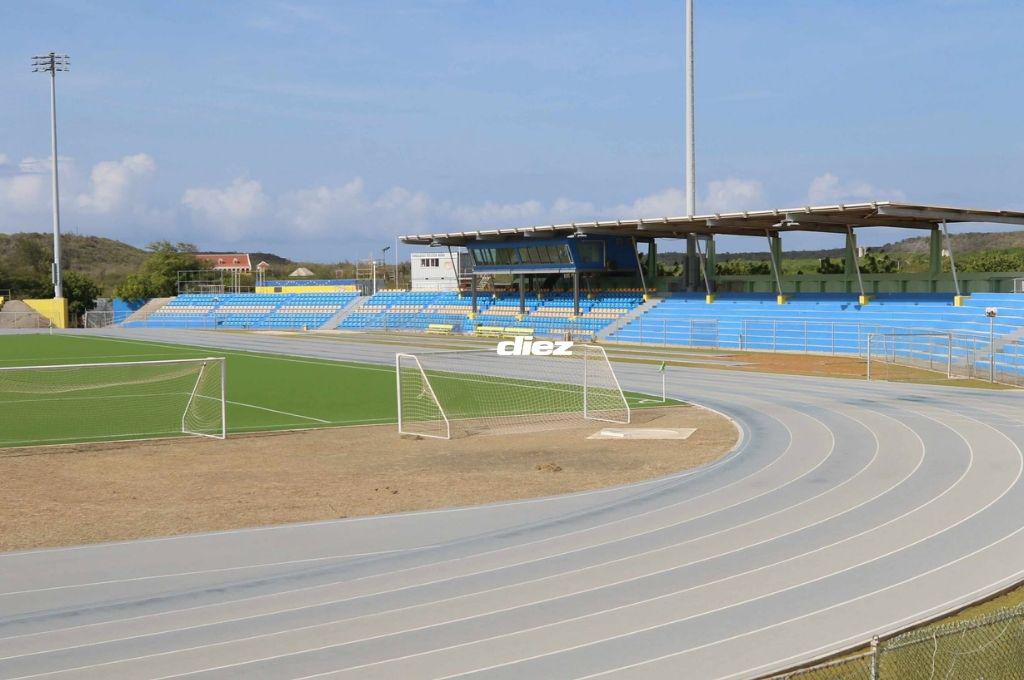 Engramillado, temperatura y rodeado de sus figuras: el entreno de Haití en el estadio Ergilio Hato de Curazao