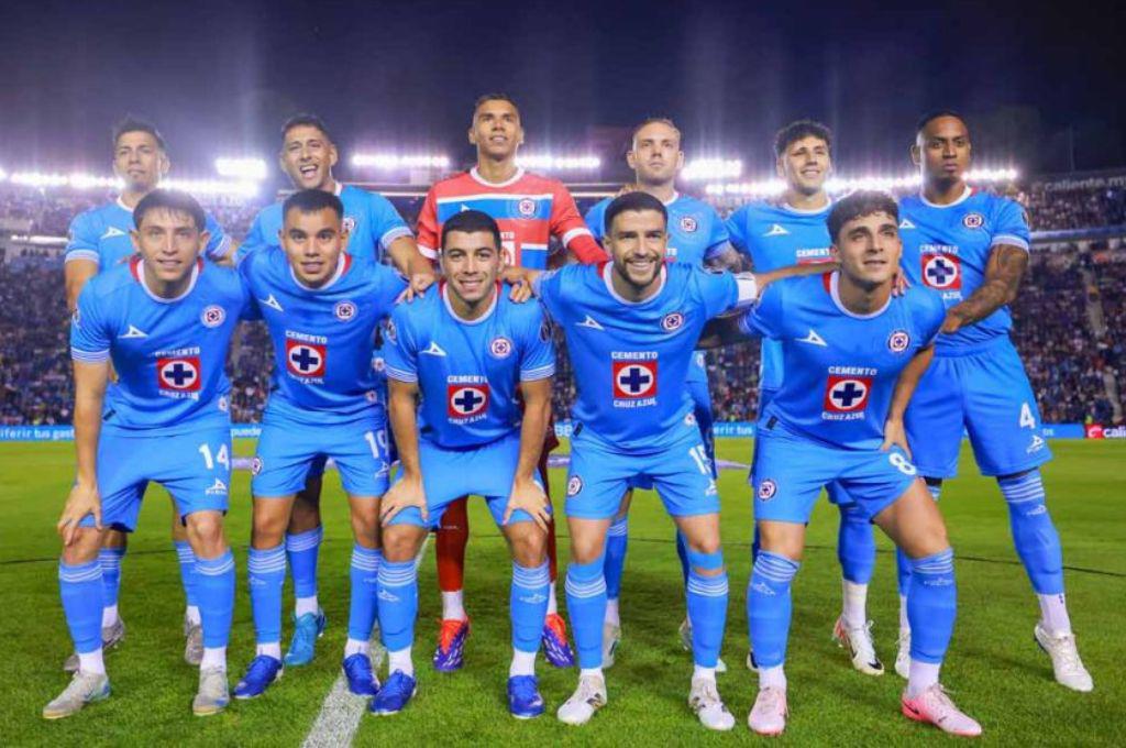 Futbolista de Cruz Azul sufre duro accidente automovilístico y esto se informa de su estado de salud