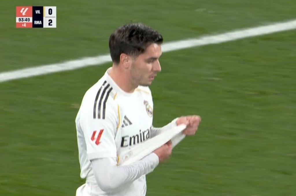 El VAR no intervino en una mano a favor del Villarreal, jugador del Madrid besó a un rival y Mbappé se 'burla' de Brahim