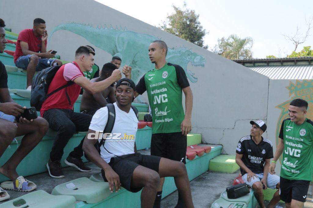 Así fue el primer día de Francisco Martínez en Marathón: El jugador que lo recibió, su dorsal y el saludo a toda la plantilla