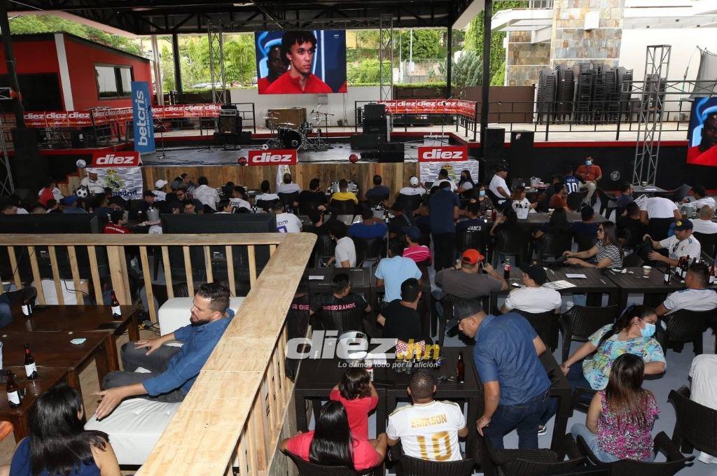 Un tremendo fiestón: Así se vivió el título de Real Madrid en Champions que patrocinó Diario Diez y Radio House Casa Campo