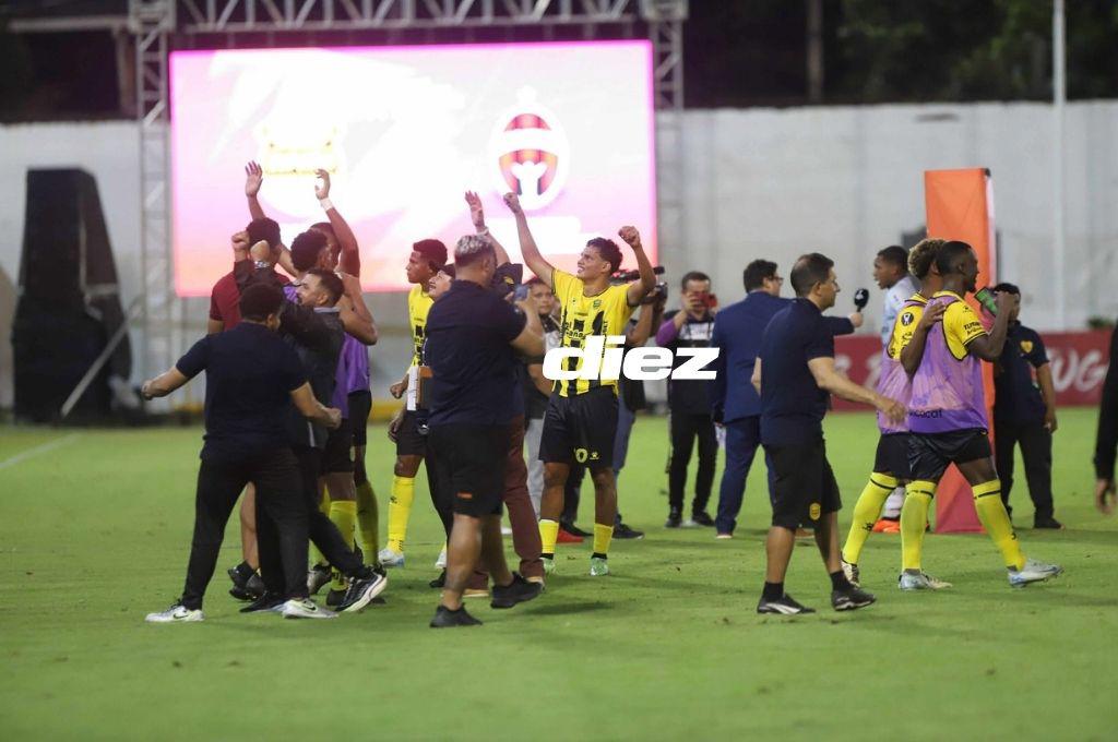 No se vio en la TV: La eufórica celebración de Real España, el sufrimiento de Jeaustin Campos y el minions que llegó al Morazán