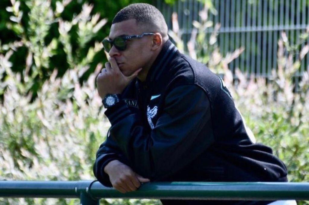 Mbappé está a la venta y desafía al PSG: los otros descartados que entrenan con Kylian y que se irán del club