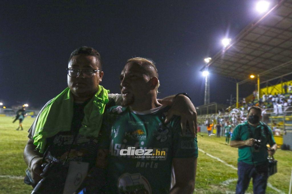 ¡Futbolistas destrozados! Las tristes imágenes del último partido de Platense en primera división en Honduras