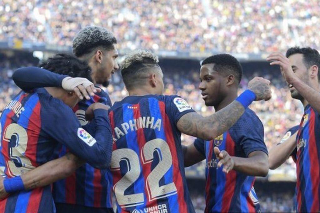 OFICIAL: Barcelona lo echó del club, pero ahora lo llama y confirma su renovación para la temporada 2023-24