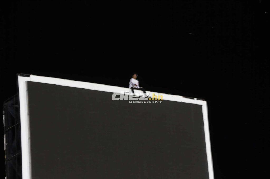 No se vio en TV: El hincha de Olimpia que arriesgó su vida en el Nacional y el curioso cambio con el banquillo de suplentes