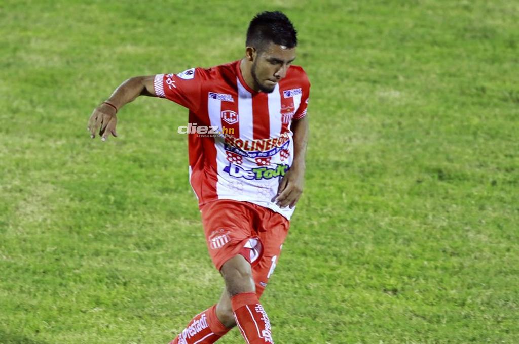 Fichajes Honduras: deja la fábrica y ficha en Primera, duro revés al Real España y la nueva “novia” de Alexy Vega