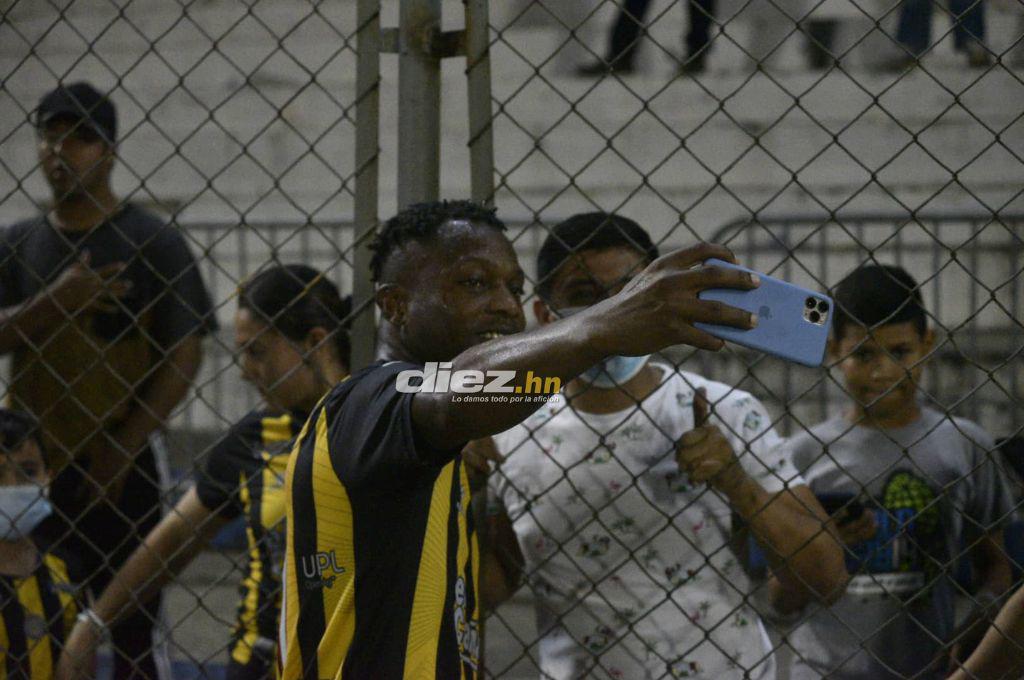 NO SE VIO EN TV: El cariño de Troglio a ex jugador de Olimpia, Gullit Peña causa furor y el regreso del ‘Doctor’