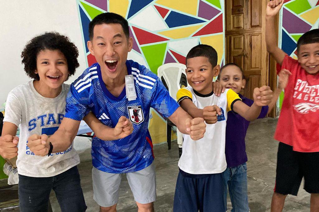 Así celebró Shin Fujiyama en Honduras el triunfo de Japón frente a Alemania en el Mundial de Qatar 2022