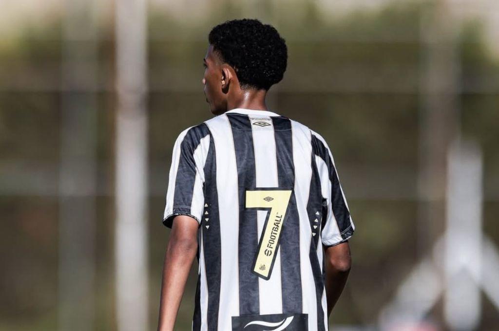 Mientras su padre sigue en la cárcel, el hijo de Robinho ha firmado con club histórico: está es su cláusula millonaria