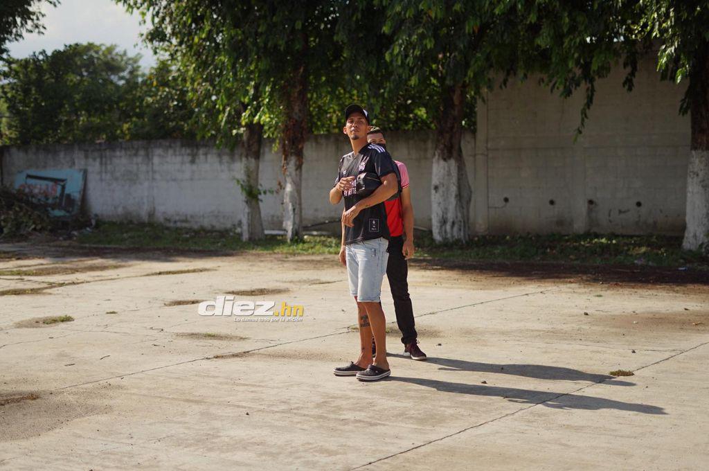 Así fue el primer día de Francisco Martínez en Marathón: El jugador que lo recibió, su dorsal y el saludo a toda la plantilla