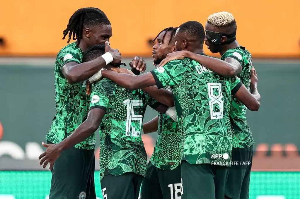 Sin comida, ni bebida: Selección de fútbol fue abandonada en aeropuerto por más de 12 horas y toman dura decisión