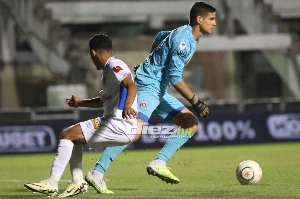 El festejo ‘tiktokero’ de Chirinos, el problema que pasó entre Najar y Auzmendi y la visita de Rueda en el Olimpia-Motagua