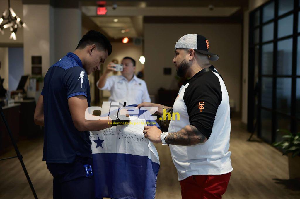 La sorpresiva visita de exmundialista al hotel de concentración de Honduras; aficionados se hicieron presente en Miami