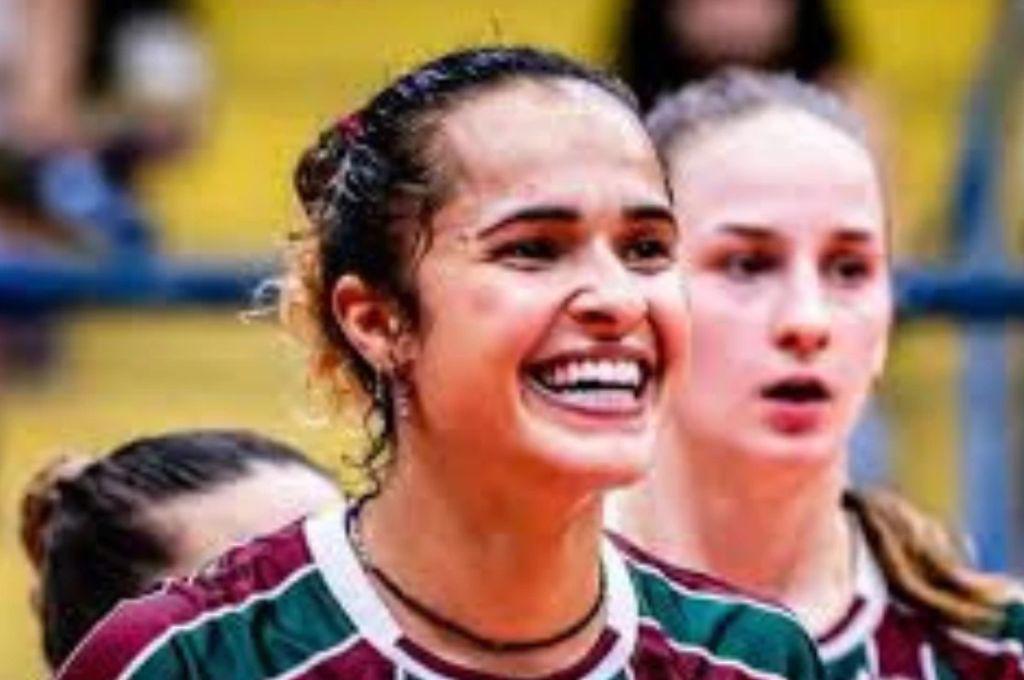 ¿Irresponsable? Jugó un partido de voleibol con cinco meses de embarazo y desata la polémica: “no puedo tirarme boca abajo”