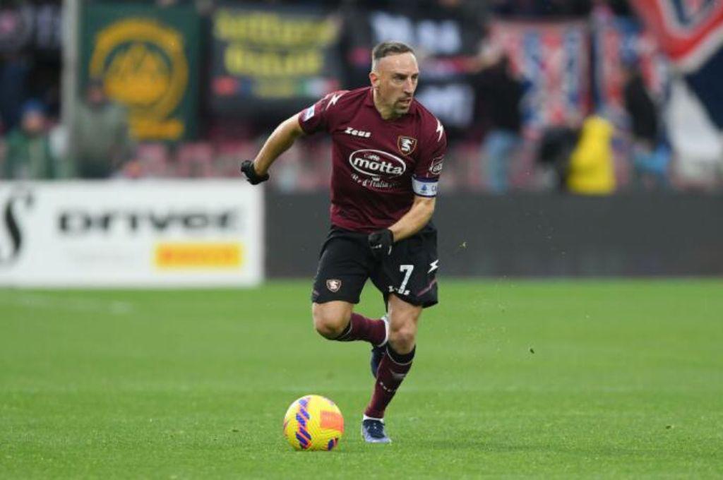 Ganó todo con el Bayern y confiesa el crudo momento que nadie sabía de su vida: Casi me cortan una pierna...