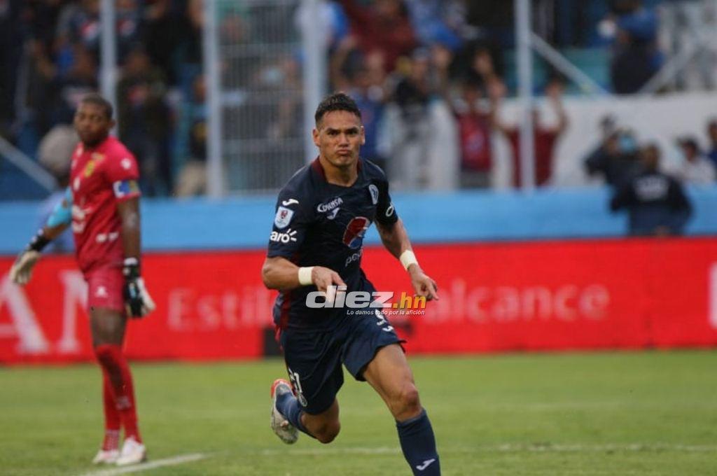NO SE VIO EN TV: Los enfados de Héctor Vargas, dedicatoria de Moreira y el aficionado de la caguama en la fiesta de Motagua en la final