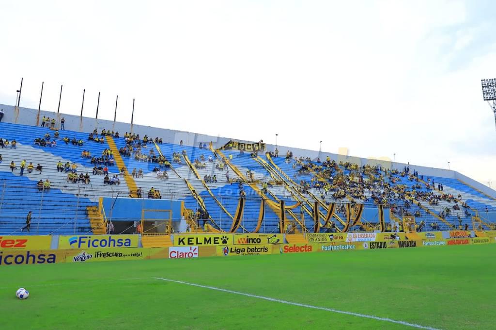 ¡Aficiones unidas y así se prepara la ‘Mega’! El ambiente en el Morazán previo al Real España-Motagua