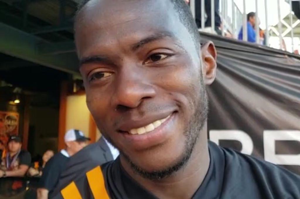 Lo que nadie esperaba de Maynor Figueroa: ficha por club de Inglaterra a los 42 años y este es su nuevo dorsal