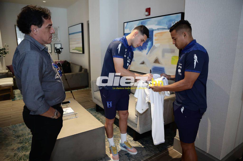 La sorpresiva visita de exmundialista al hotel de concentración de Honduras; aficionados se hicieron presente en Miami