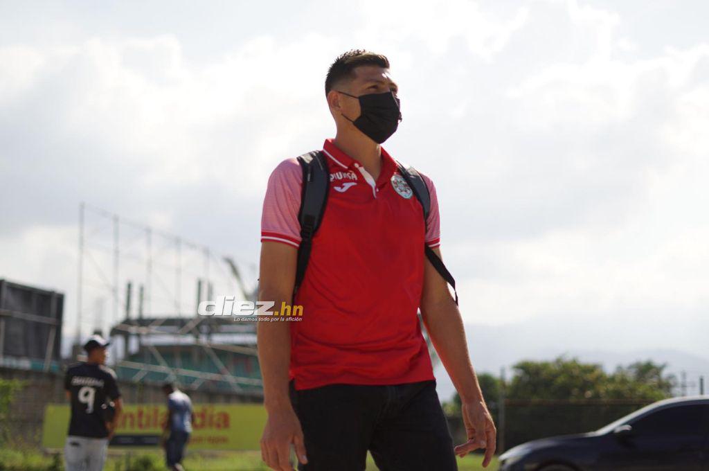 Así fue el primer día de Francisco Martínez en Marathón: El jugador que lo recibió, su dorsal y el saludo a toda la plantilla