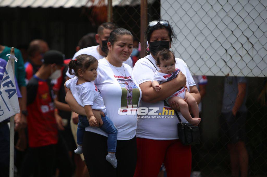 Presumieron la copa y la pancarta especial: Así fue el espectacular recibimiento que tuvo el Olimpia Sub-15 tras ganar la Donosti Cup