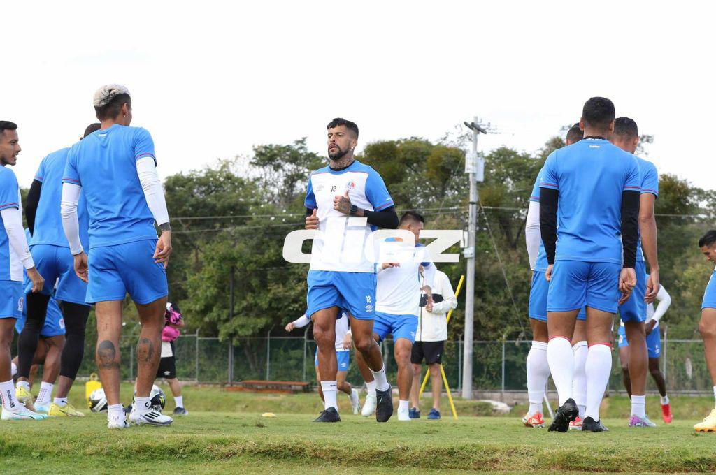 Olimpia no pierde tiempo y afina cada detalle: cómo está Arboleda y qué pasó con Chirinos, nominado al Puskas