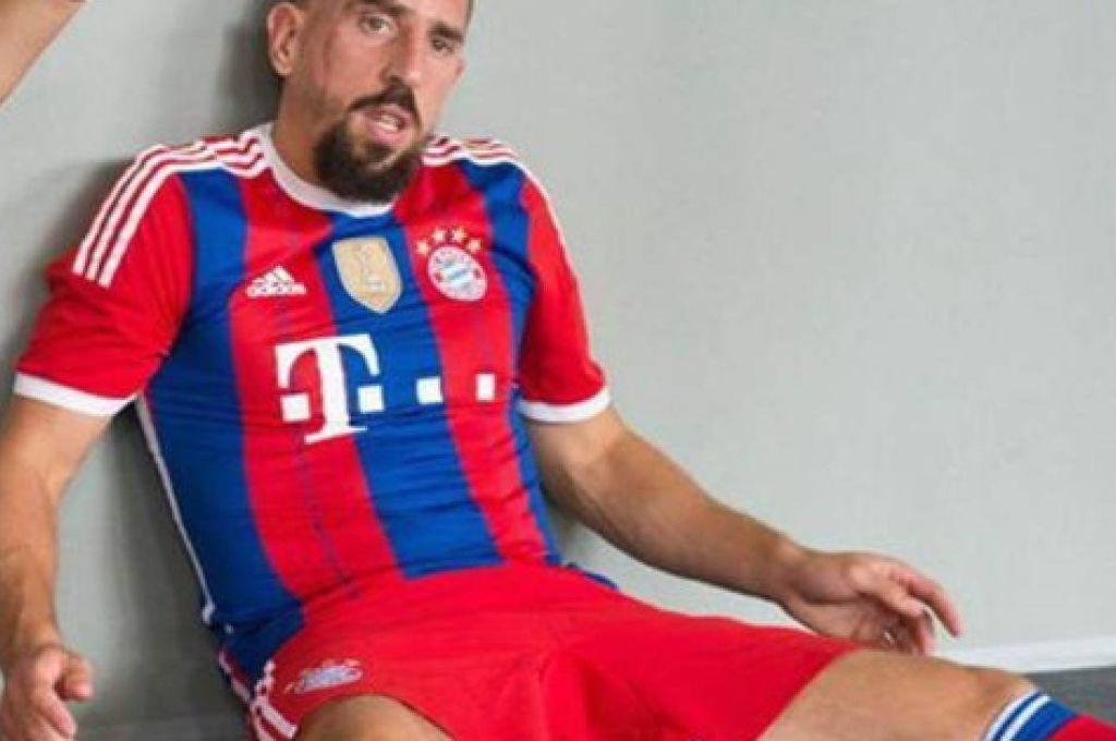 Ganó todo con el Bayern y confiesa el crudo momento que nadie sabía de su vida: Casi me cortan una pierna...