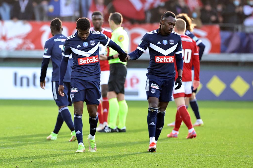 Alberth Elis y Girondis de Burdeos quedan eliminados de Copa de Francia tras caer goleados de visita ante Brest