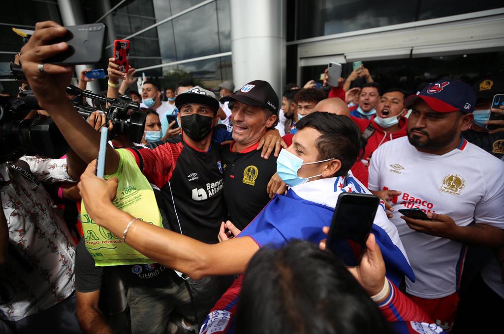 Columna de opinión: ¿Olimpia?, gana por historia y por su gente, solo por eso