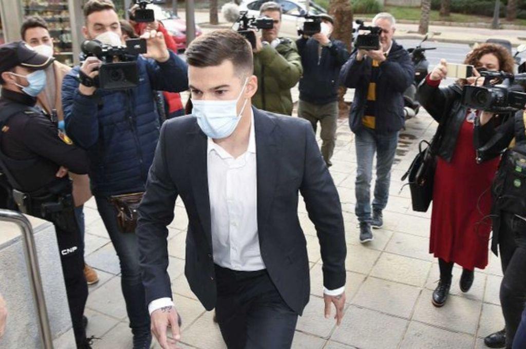 Escándalo: El futbolista Santi Mina es condenado a cuatro años de cárcel por violencia sexual y fue separado de su club