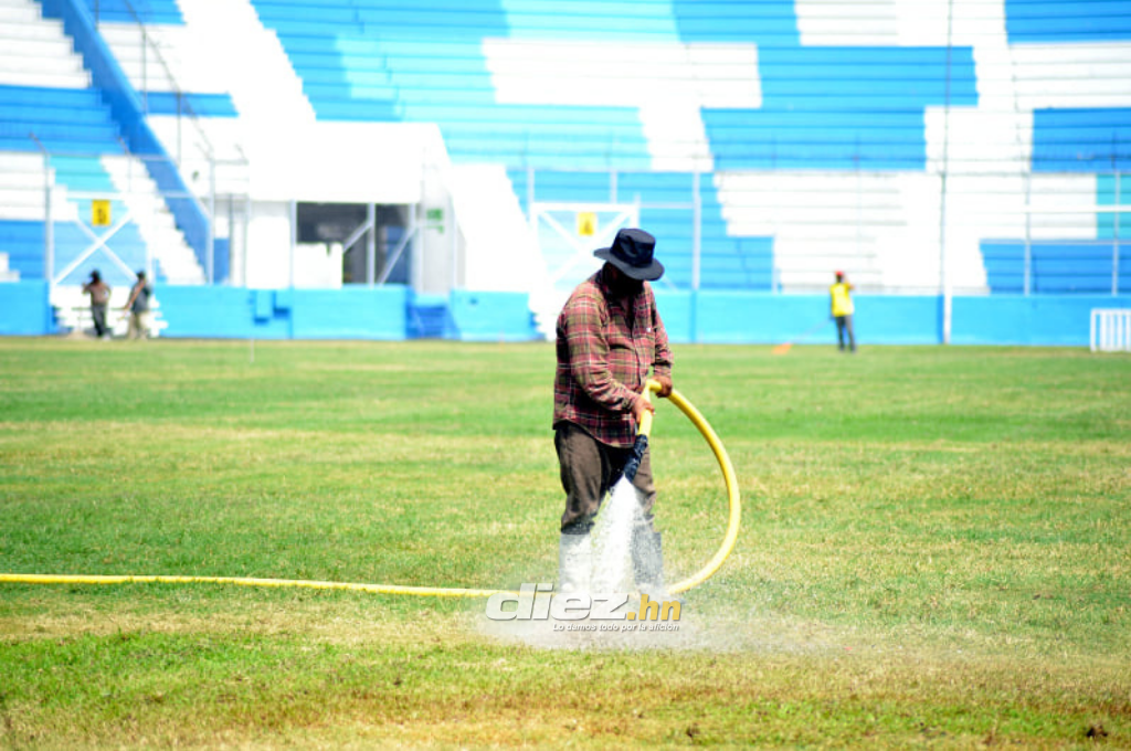 ¡Ya tiene nuevas butacas, pero la cancha está peor! Así luce actualmente el estadio Nacional y los cambios que vienen a mitad de año