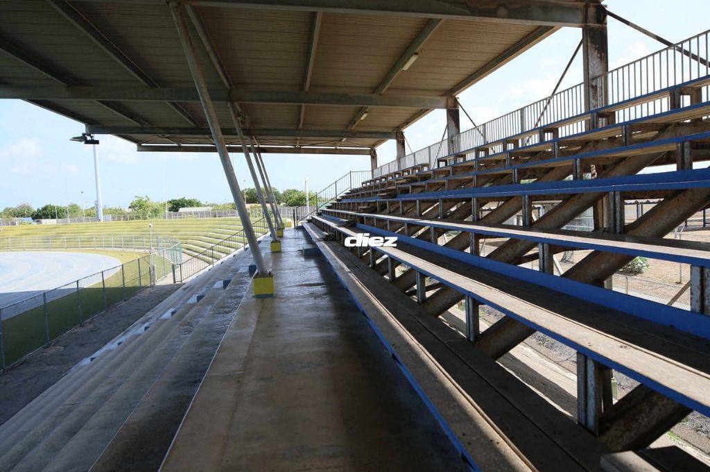 Engramillado, temperatura y rodeado de sus figuras: el entreno de Haití en el estadio Ergilio Hato de Curazao