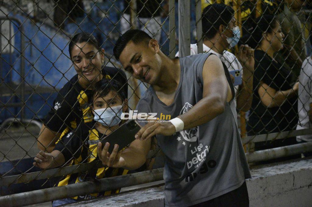 NO SE VIO EN TV: El cariño de Troglio a ex jugador de Olimpia, Gullit Peña causa furor y el regreso del ‘Doctor’