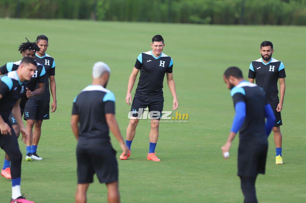 La charla de Diego con futbolista y la admiración de “Chelito” a Pinto: el último entrenamiento de Honduras antes de enfrentar a Haití