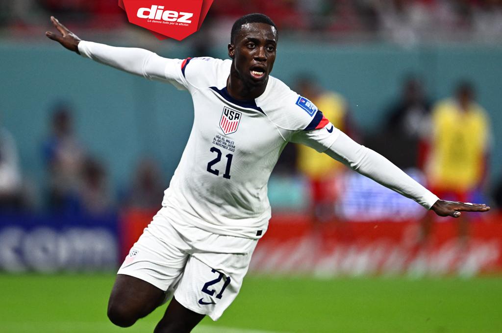 El hijo del único africano Balón de Oro y presidente de Liberia que goleó en Qatar: “Mi padre vive este momento a través de mí”