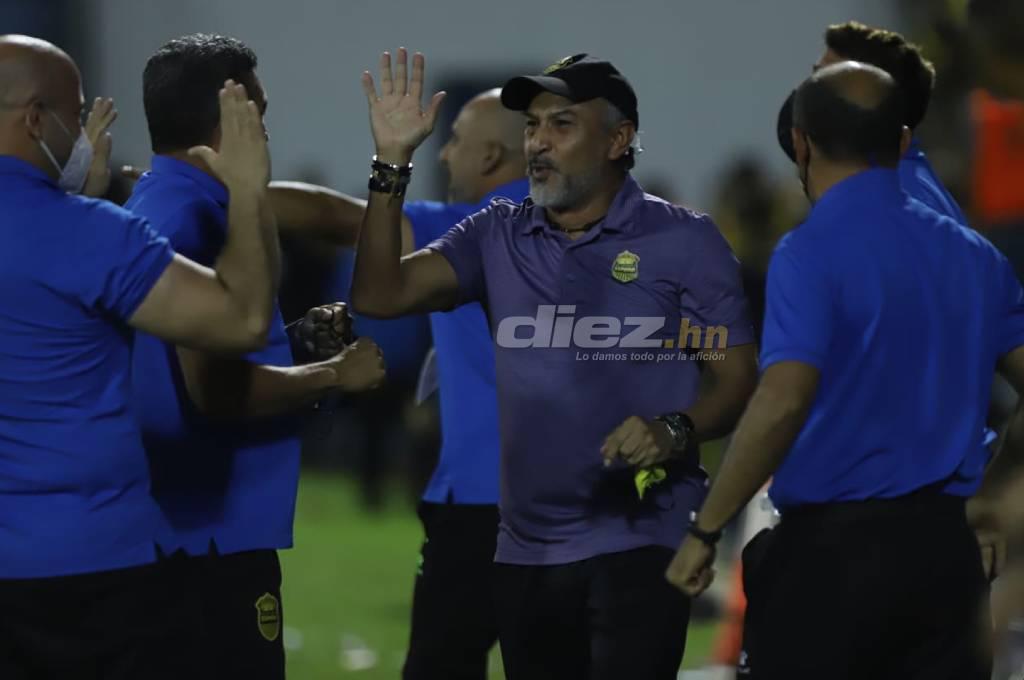 El vibrante festejo del Real España y su afición tras pasar a la final: Rocca le ‘roba’ gorra a aficionado; el Morazán retumbó