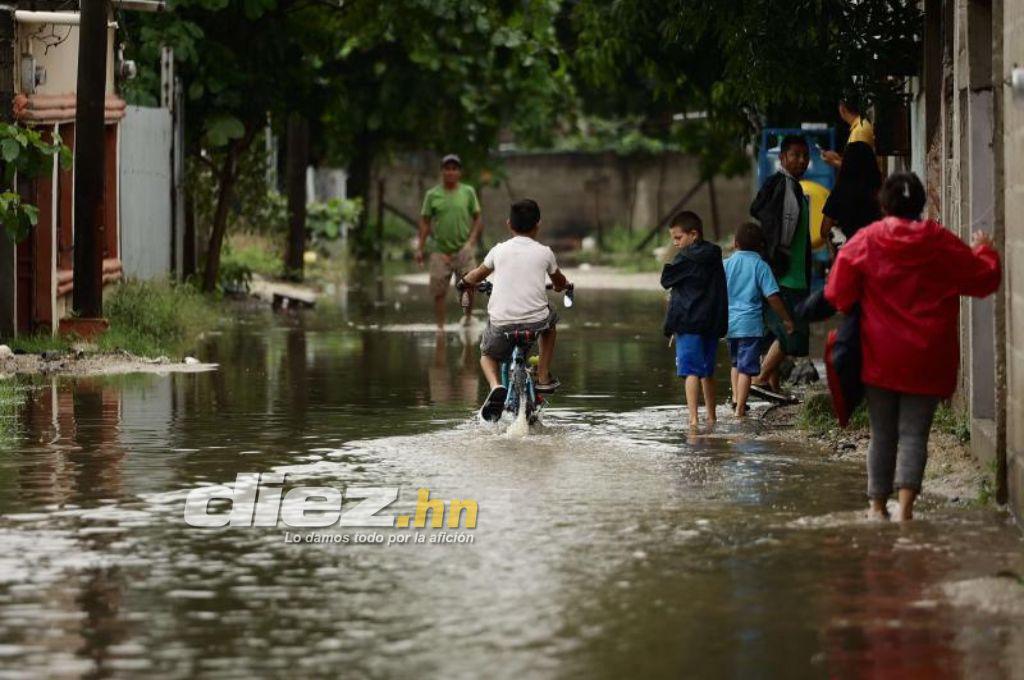 ¡Informe Especial! Honduras sube alerta roja en ocho departamentos: la tormenta ha dejado caos e inundaciones en varias zonas del país
