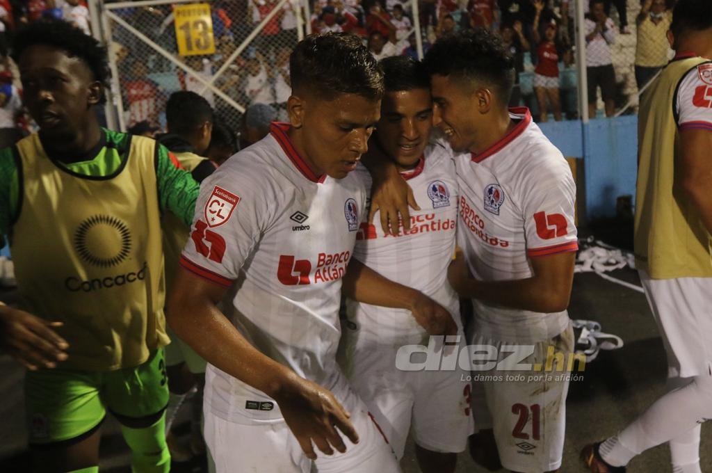 Michaell Chirino ingresó de cambio y le dio el triunfo al Olimpia sobre Municipal. (Foto Alex Pérez)