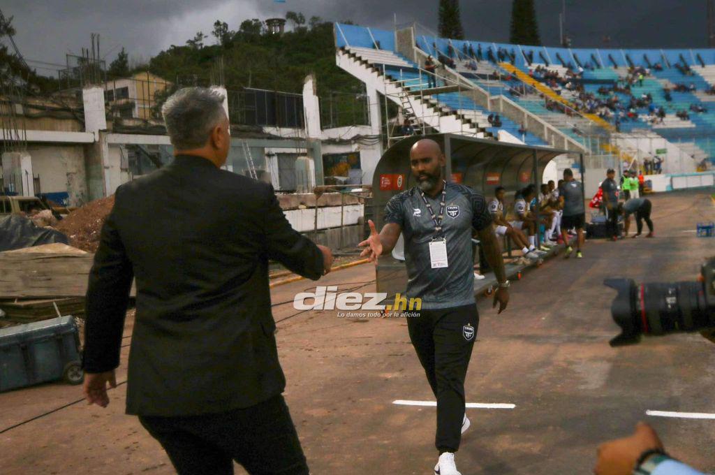 Polémico festejo de Yeison y su beso con una periodista; la fila de novias de los jugadores del Motagua y ¿hay nuevo pistolero?