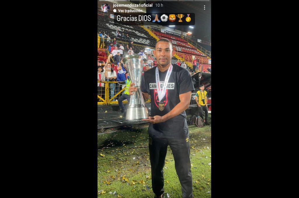 ¡Buenos días bicampeones! Abrazados a la Liga Concacaf durmieron y se levantaron los jugadores del Olimpia