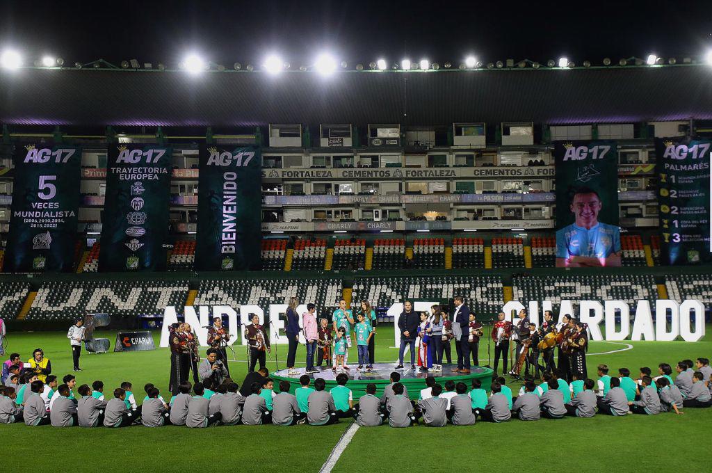 Con mariachis y la temática del ‘Principito’: Así fue la presentación de Andrés Guardado como nuevo jugador del León