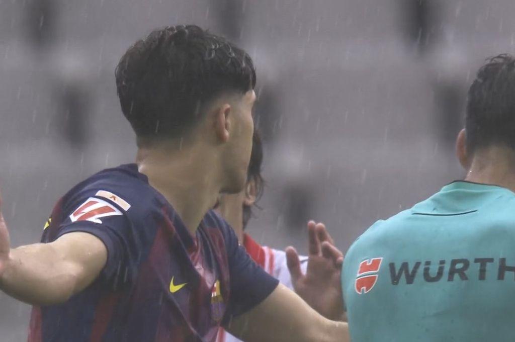 La mala seña de Flick al árbitro tras gol de Araújo, la polémica de la que todo el mundo habla y el golazo que silenció al Barcelona