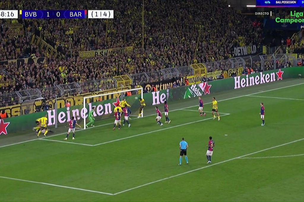 El error más grande de la historia de la Champions, la mano que el VAR no vio y el héroe inesperado en el Borussia-Barcelona