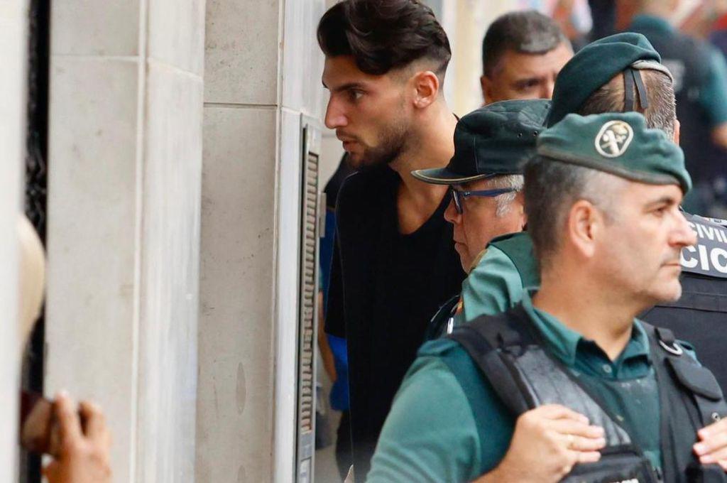 ¿A la cárcel? La decisión que se tomó con Rafa Mir tras ser acusado de agresión sexual y se reveló la identidad del otro jugador